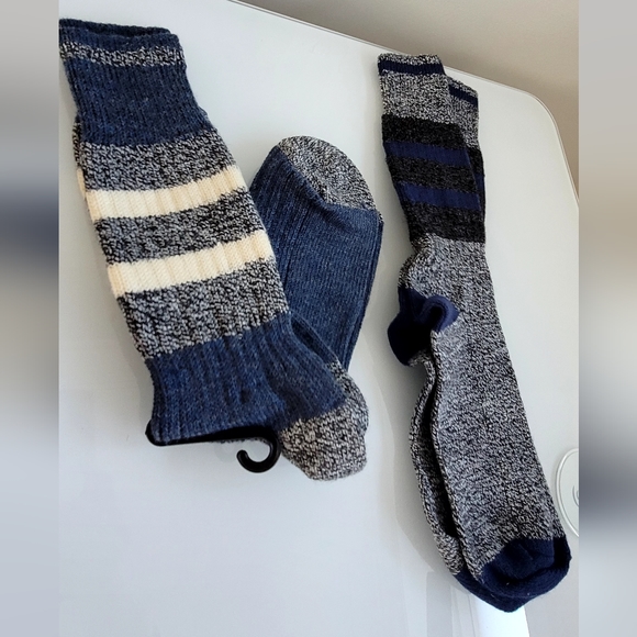 2 pairs ROOTS Socks - Picture 2 of 3